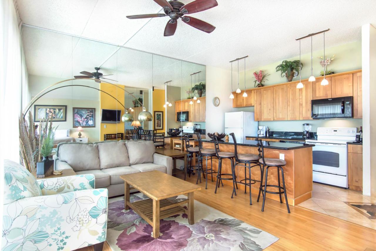 The Banyan Condos Honolulu Room photo